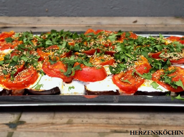 Türkischer Auberginensalat mit Koriander