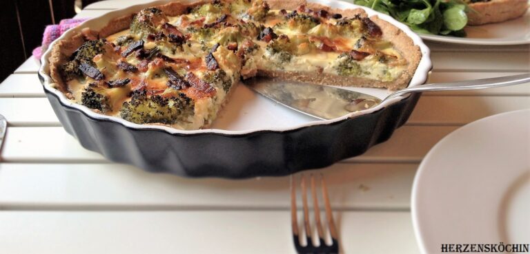 Brokkoli Quiche mit Speck