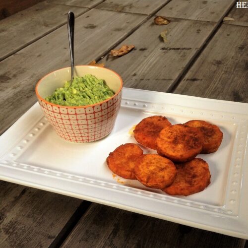 Sueßkartoffel-Taler mit Avocado-Koriander-Dip