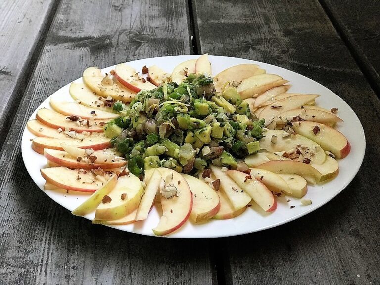 Apfelcarpaccio mit Räucherfisch