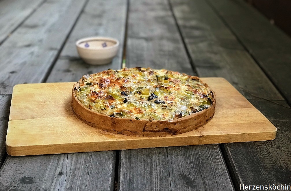 Herbstliche Lauch Quiche mit Briekäse