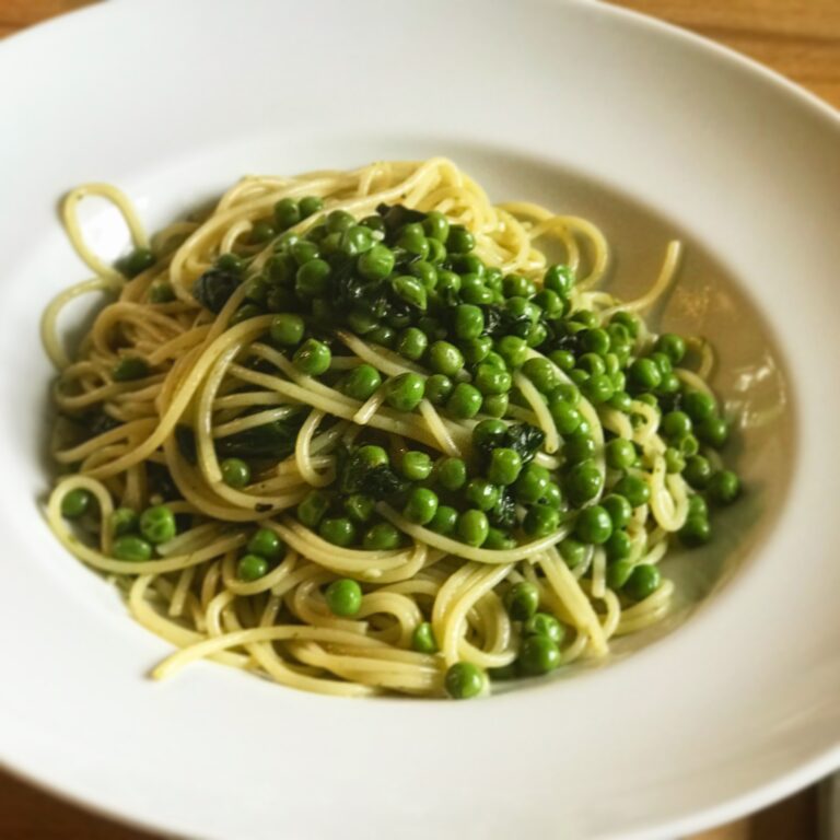 Pasta mit Erbsen