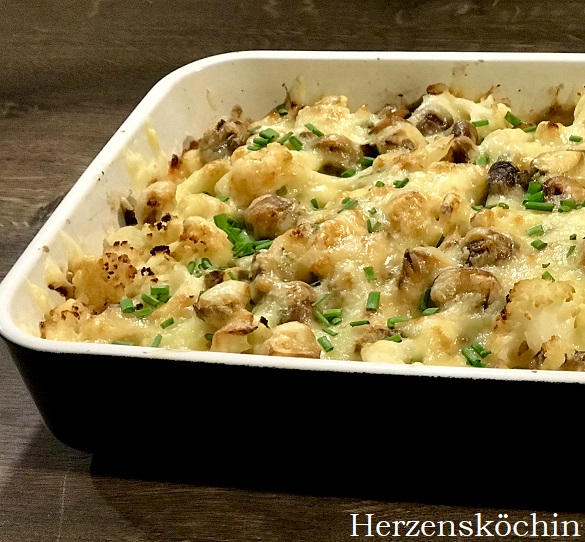 Blumenkohl-Auflauf mit Champignons und Bergkäse