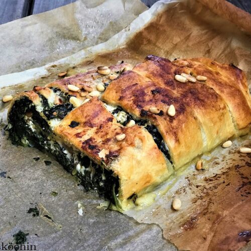 Spinatstrudel mit Schafkäse und Pinienkerne